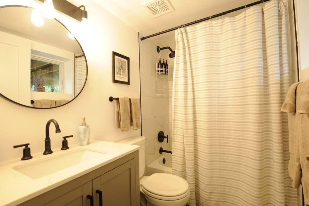 Feriehus Cherry Blossom Townhouse, Easy Dc Access Washington