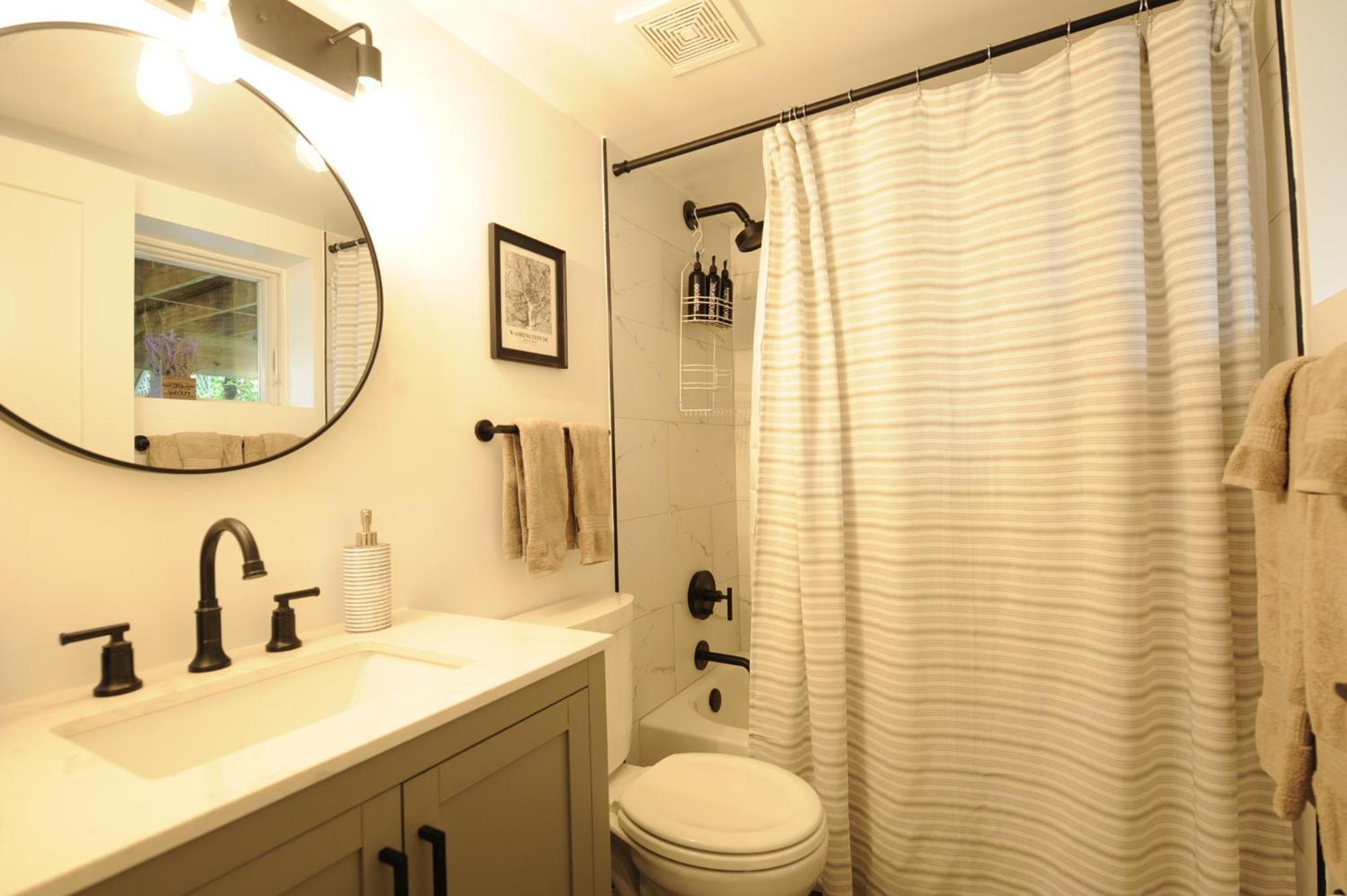 Cherry Blossom Townhouse, Easy Dc Access Washington